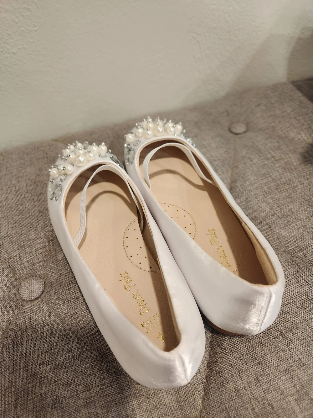 Dream Pairs White Pearl & Rhinestone Ballet Flats for Girls